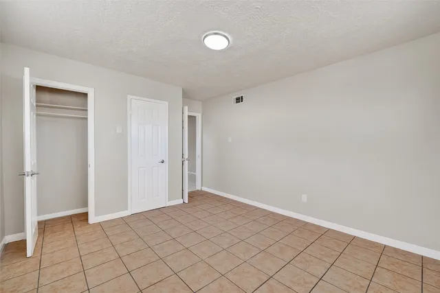 $1,350 | 302 West Shaw Avenue, Unit A, Pasadena, TX 77506