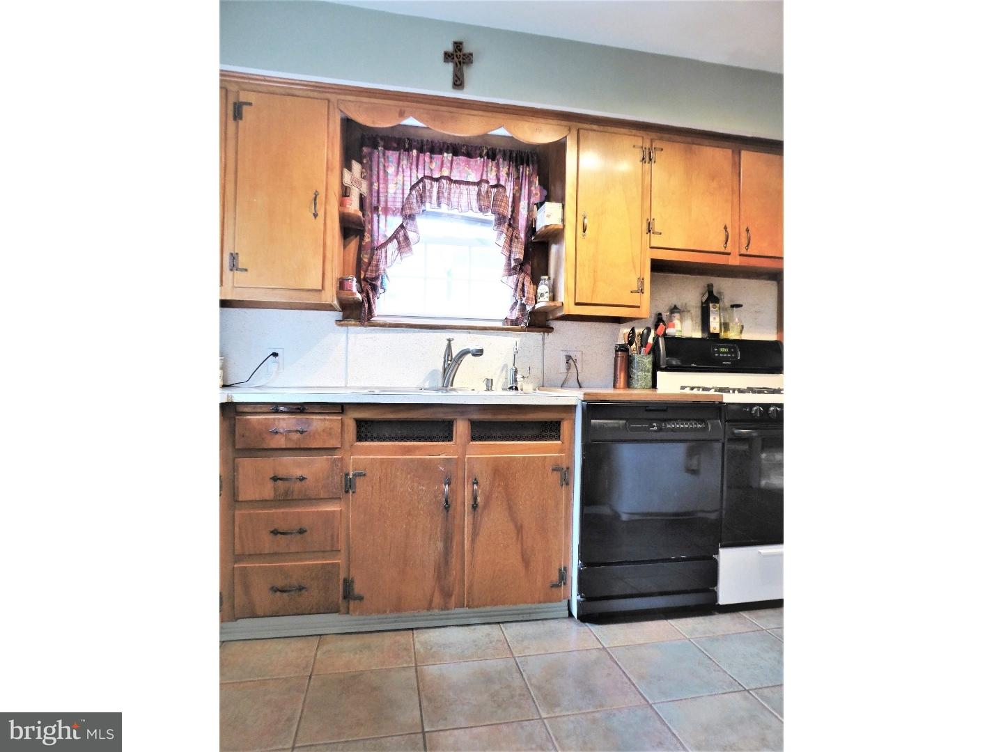 2734 Quakerbridge Road Hamilton, NJ 08619 - Photo 11 of 23 Kitchen