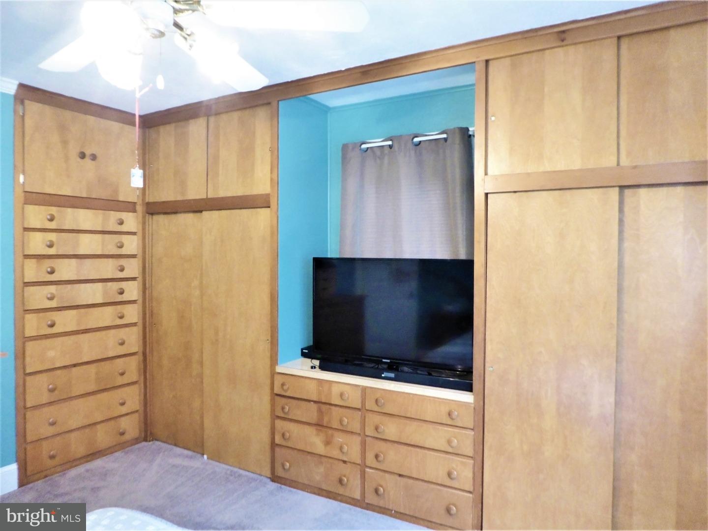 2734 Quakerbridge Road Hamilton, NJ 08619 - Photo 15 of 23 Bedroom - Main