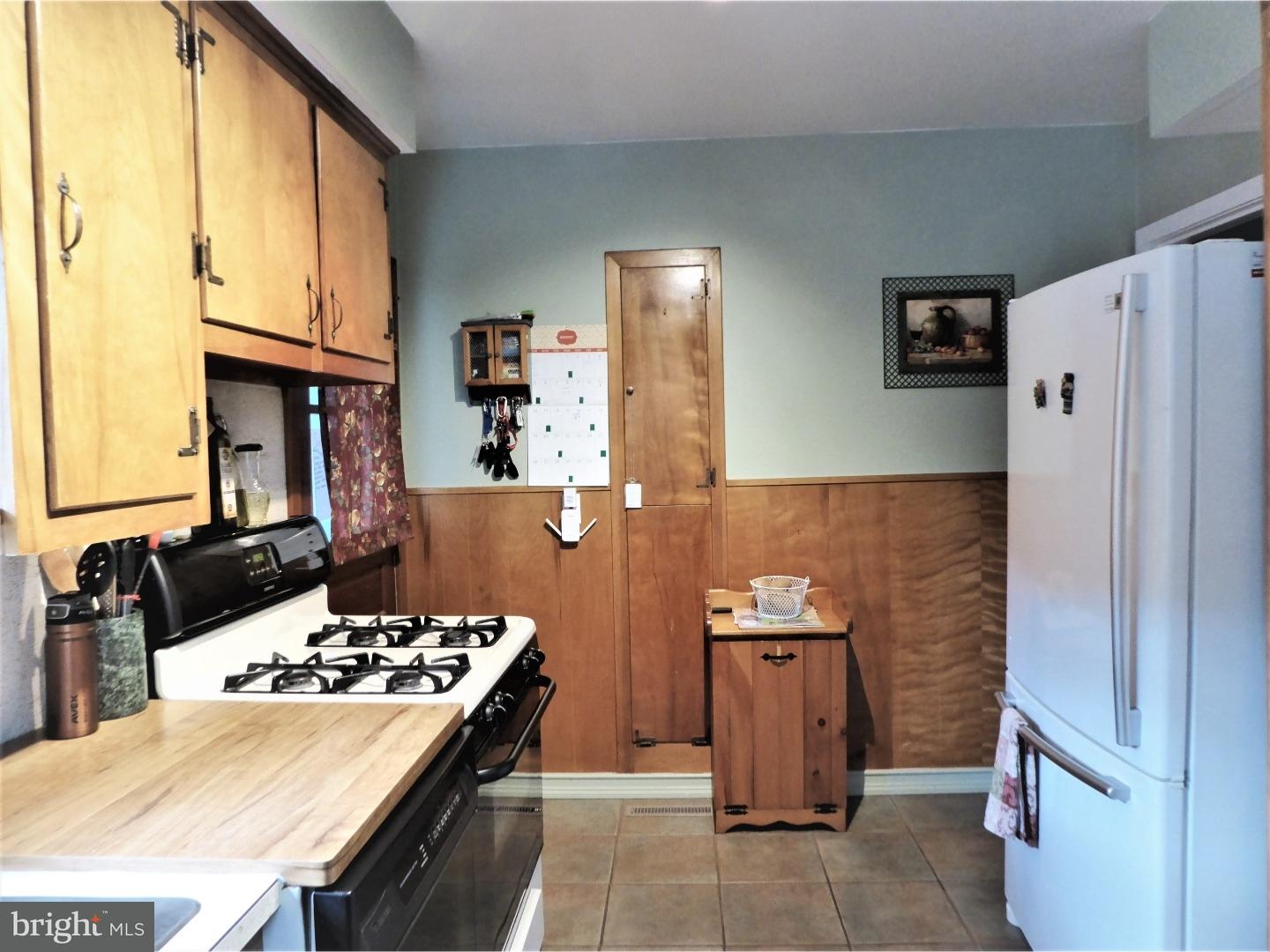 2734 Quakerbridge Road Hamilton, NJ 08619 - Photo 10 of 23 Kitchen