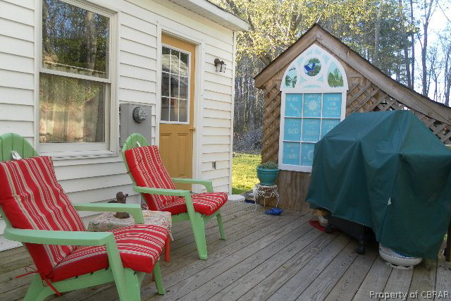 1067 Hamburg Road Port Haywood, VA 23138 - Photo 2 of 15
