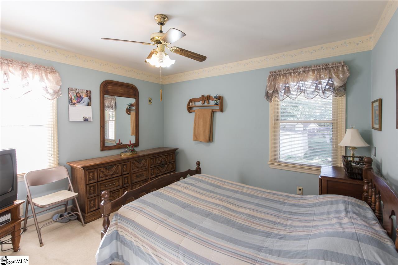 10 Ray Street Greenville, SC 29611 - Photo 12 of 23