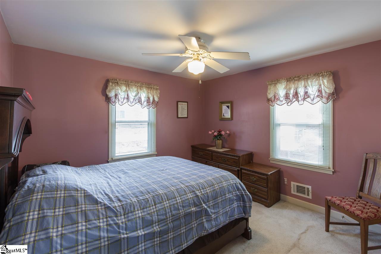 10 Ray Street Greenville, SC 29611 - Photo 13 of 23