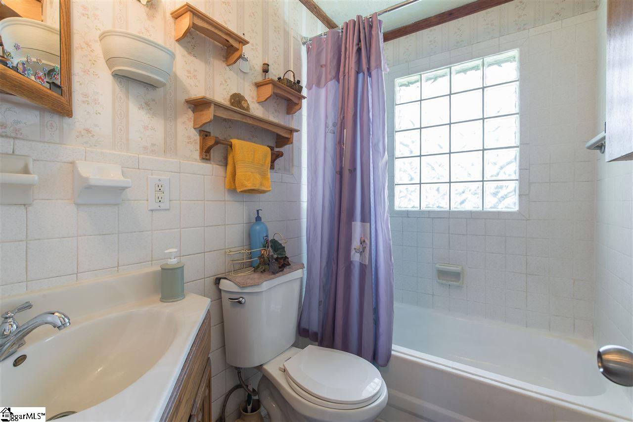 10 Ray Street Greenville, SC 29611 - Photo 9 of 23