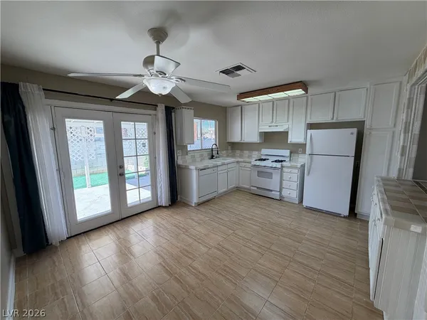 $1,695 | 1912 Harvest Drive, Las Vegas, NV 89108