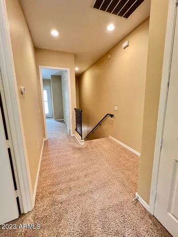 en view of a hallway