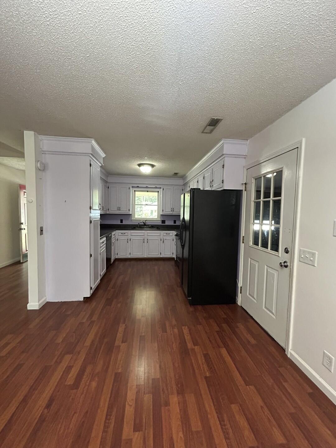 1310 Crowndale Drive Sumter, SC 29150 - Photo 4 of 23 Kitchen