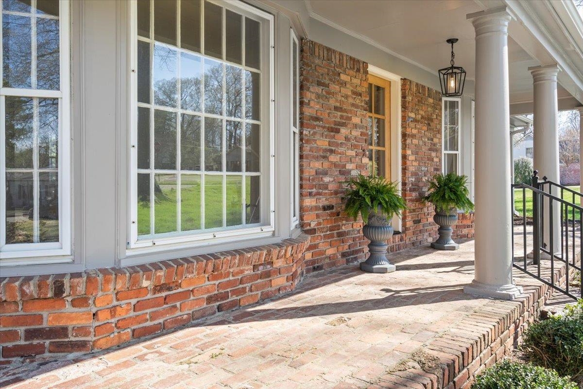 5600 Normandy Road Memphis, TN 38120 - Photo 5 of 28 View of patio with covered porch