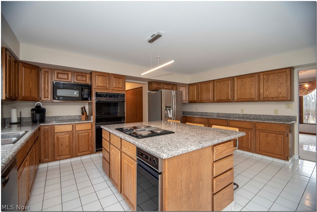 7777 Valley View Road Hudson, OH 44236 - Photo 3 of 35