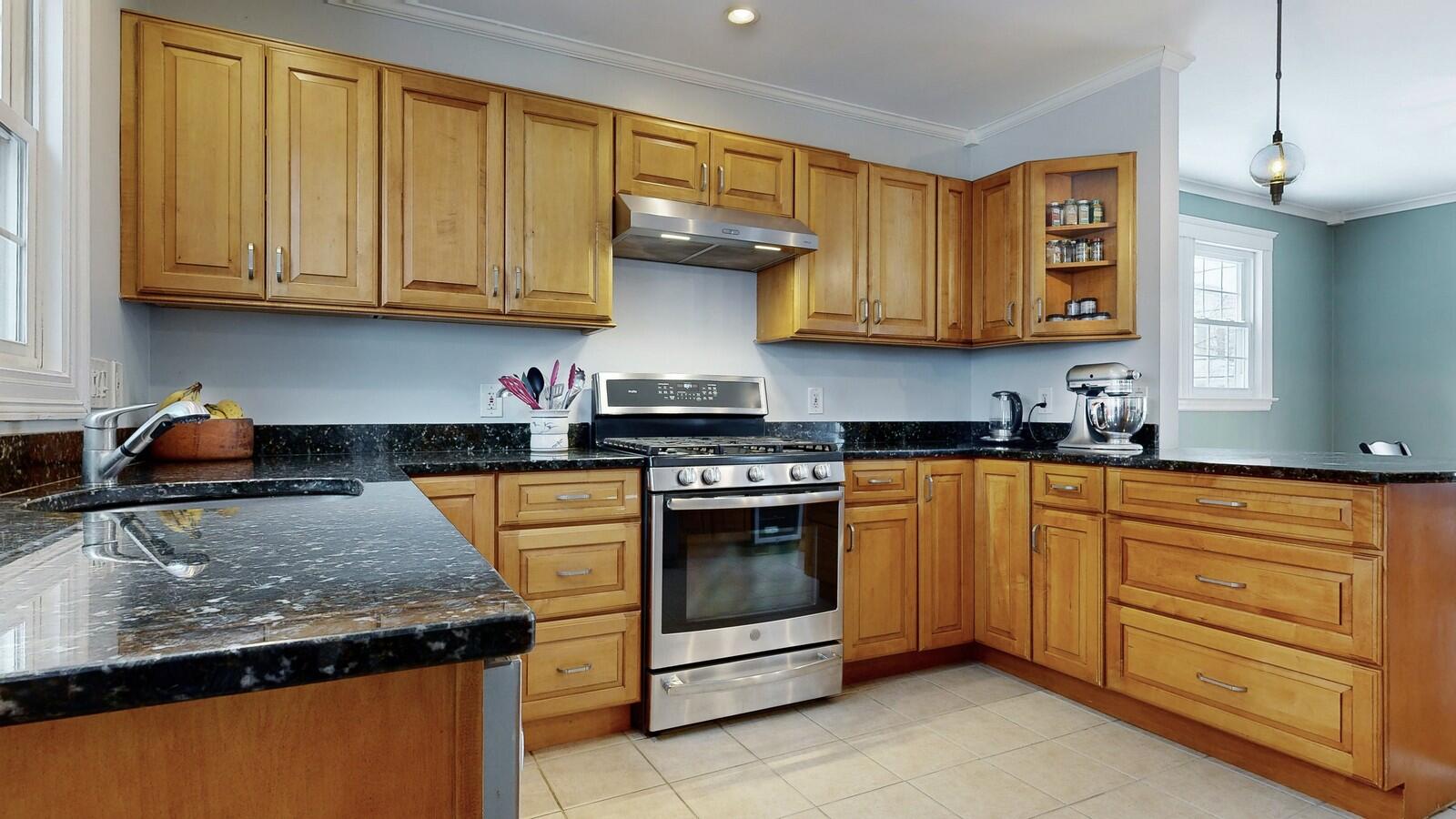 66 Payson Street Portland, ME 04102 - Photo 14 of 59 66-Payson-Street-Portland-04062024_15235