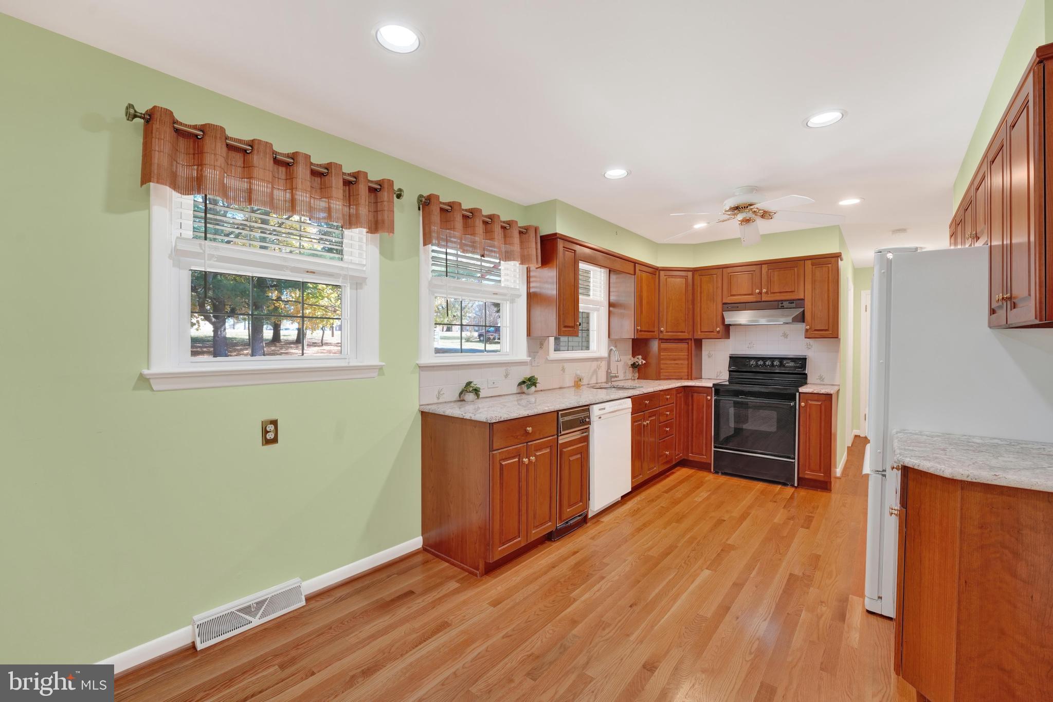 321 Possum Park Road Newark, DE 19711 - Photo 15 of 47 Recessed Lighting