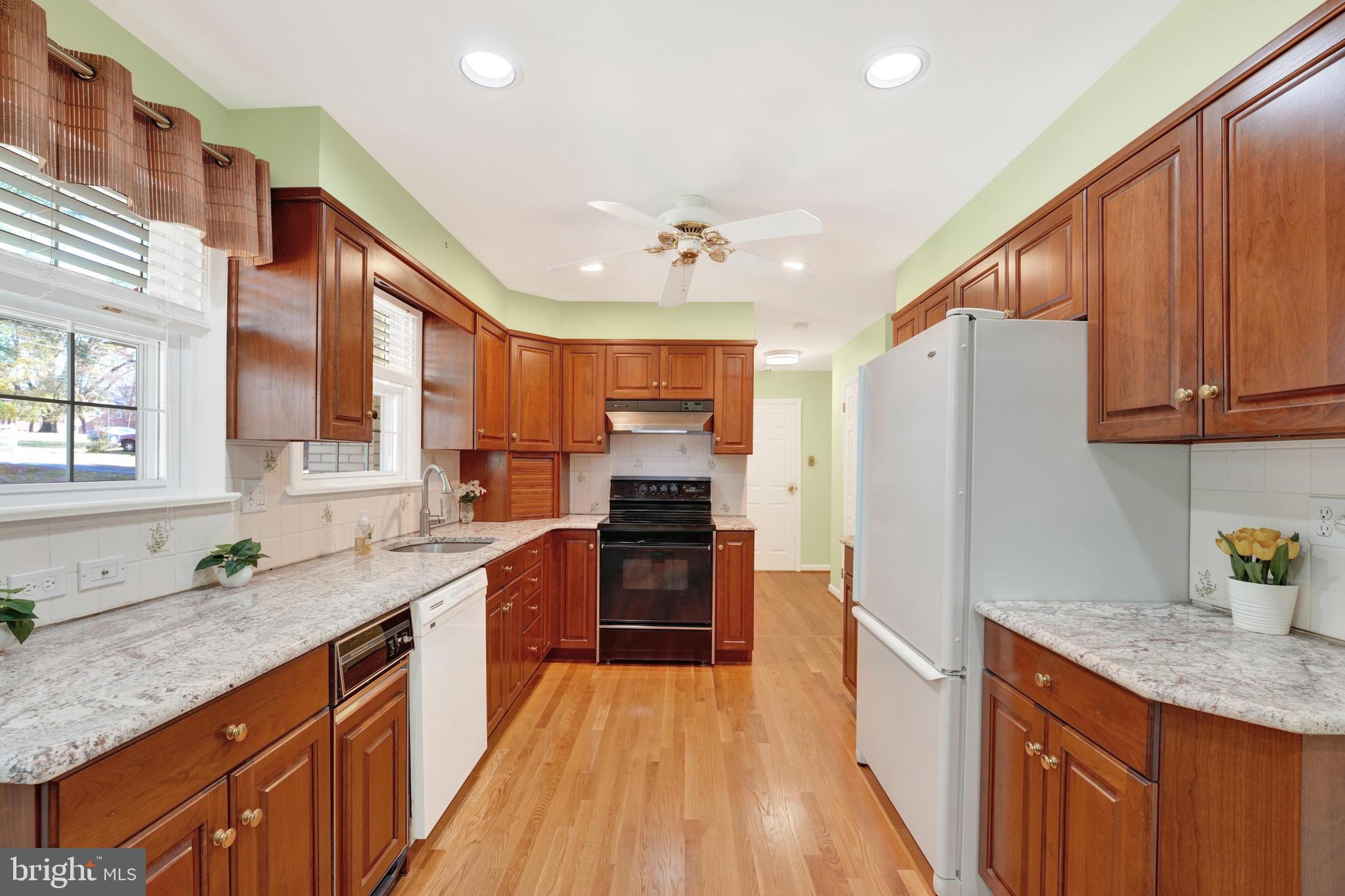 321 Possum Park Road Newark, DE 19711 - Photo 10 of 47 Quality Kitchen