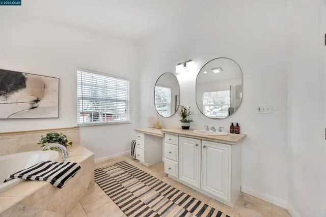 $1,349,000 | 10 Vista Hermosa, Walnut Creek, CA 94597