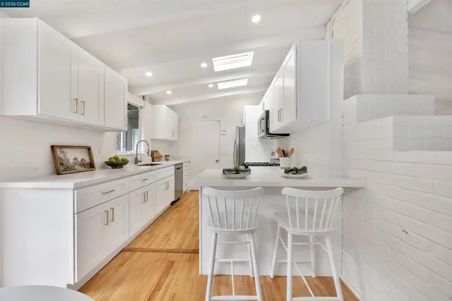 $1,349,000 | 10 Vista Hermosa, Walnut Creek, CA 94597