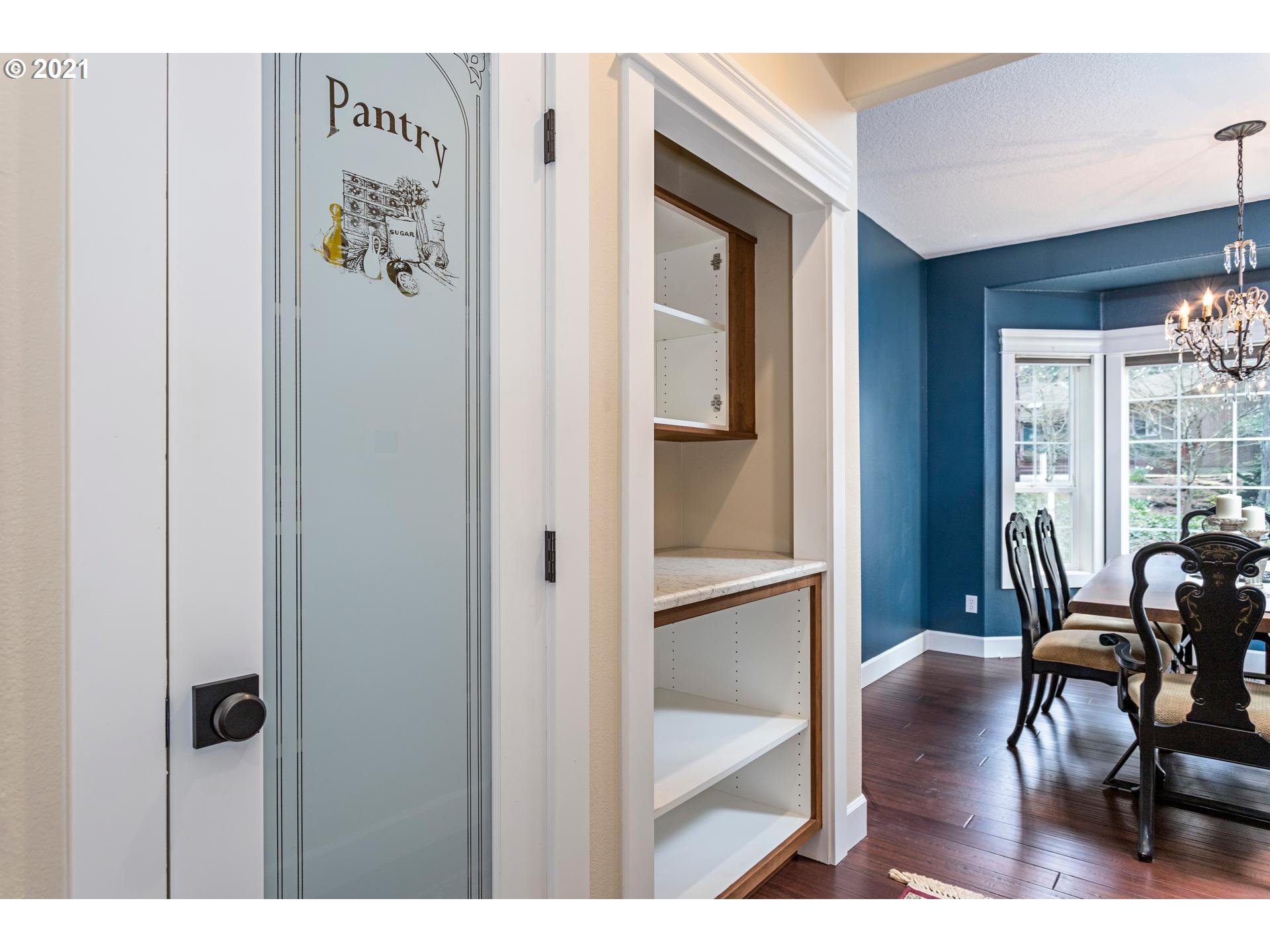 12024 Southwest Lesser Road Portland, OR 97219 - Photo 11 of 32 Gallery Image 11