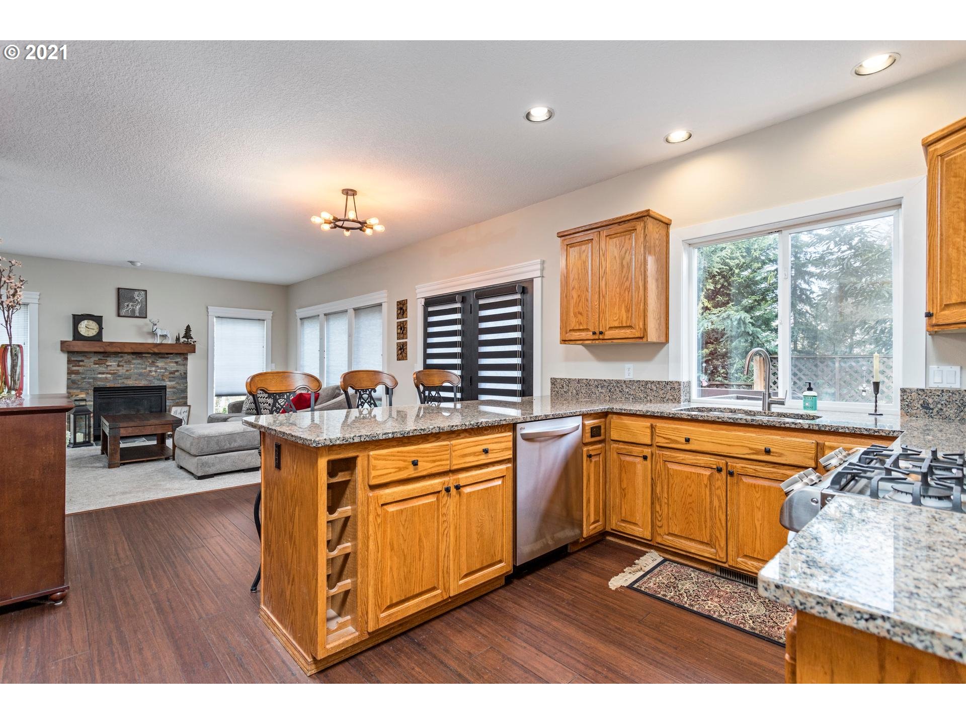 12024 Southwest Lesser Road Portland, OR 97219 - Photo 12 of 32 Gallery Image 12