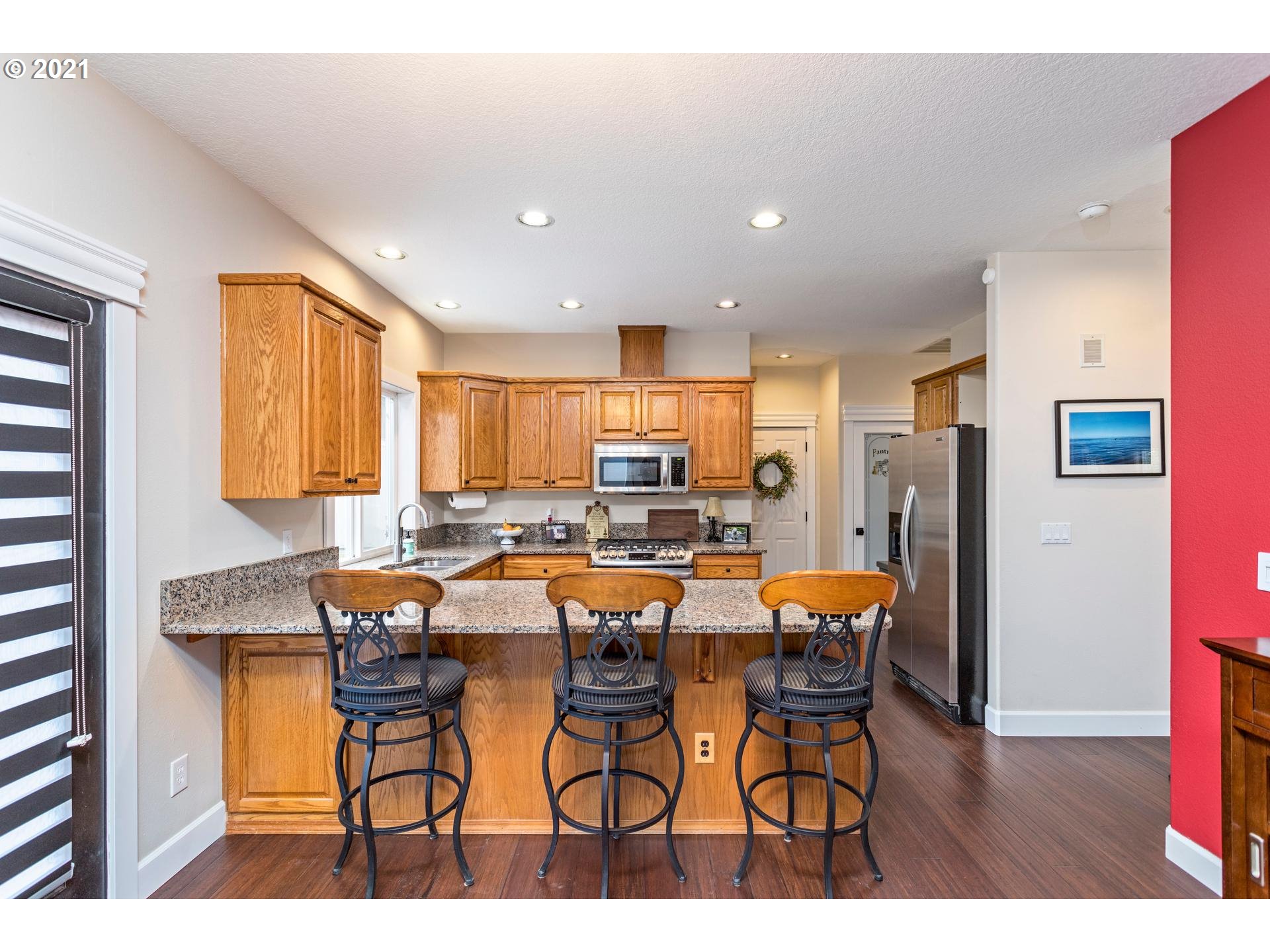 12024 Southwest Lesser Road Portland, OR 97219 - Photo 13 of 32 Gallery Image 13
