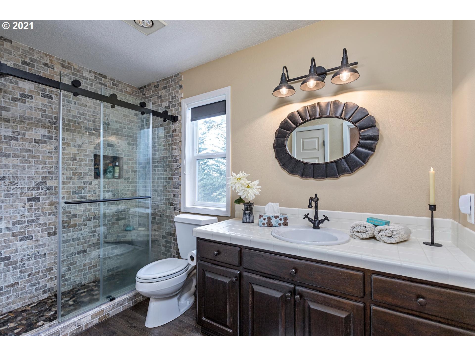 12024 Southwest Lesser Road Portland, OR 97219 - Photo 28 of 32 Gallery Image 28
