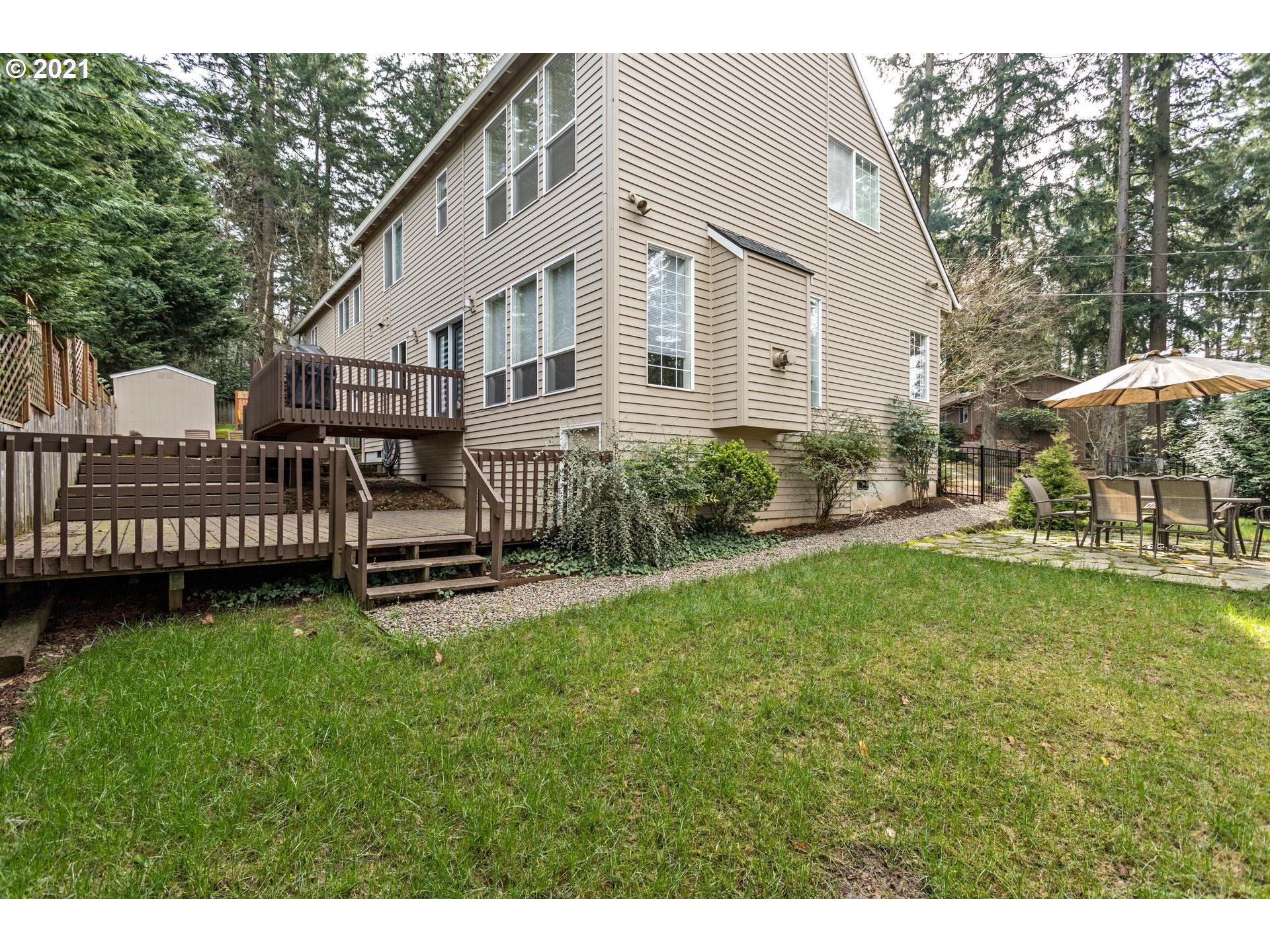 12024 Southwest Lesser Road Portland, OR 97219 - Photo 29 of 32 Gallery Image 29