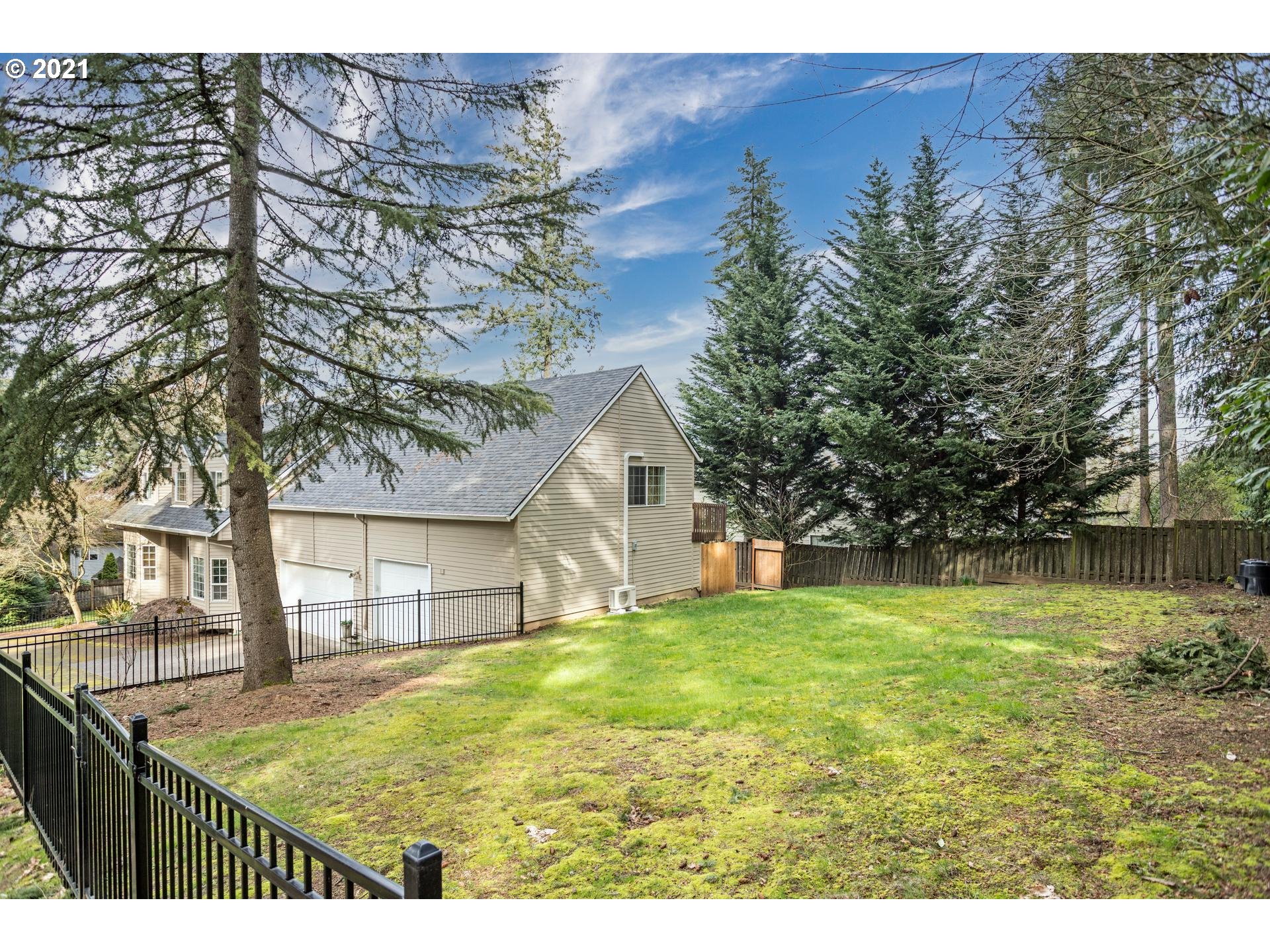 12024 Southwest Lesser Road Portland, OR 97219 - Photo 31 of 32 Gallery Image 31