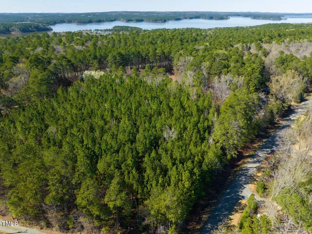 a view of a lake from a yard