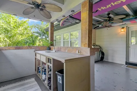 a view of an outdoor space