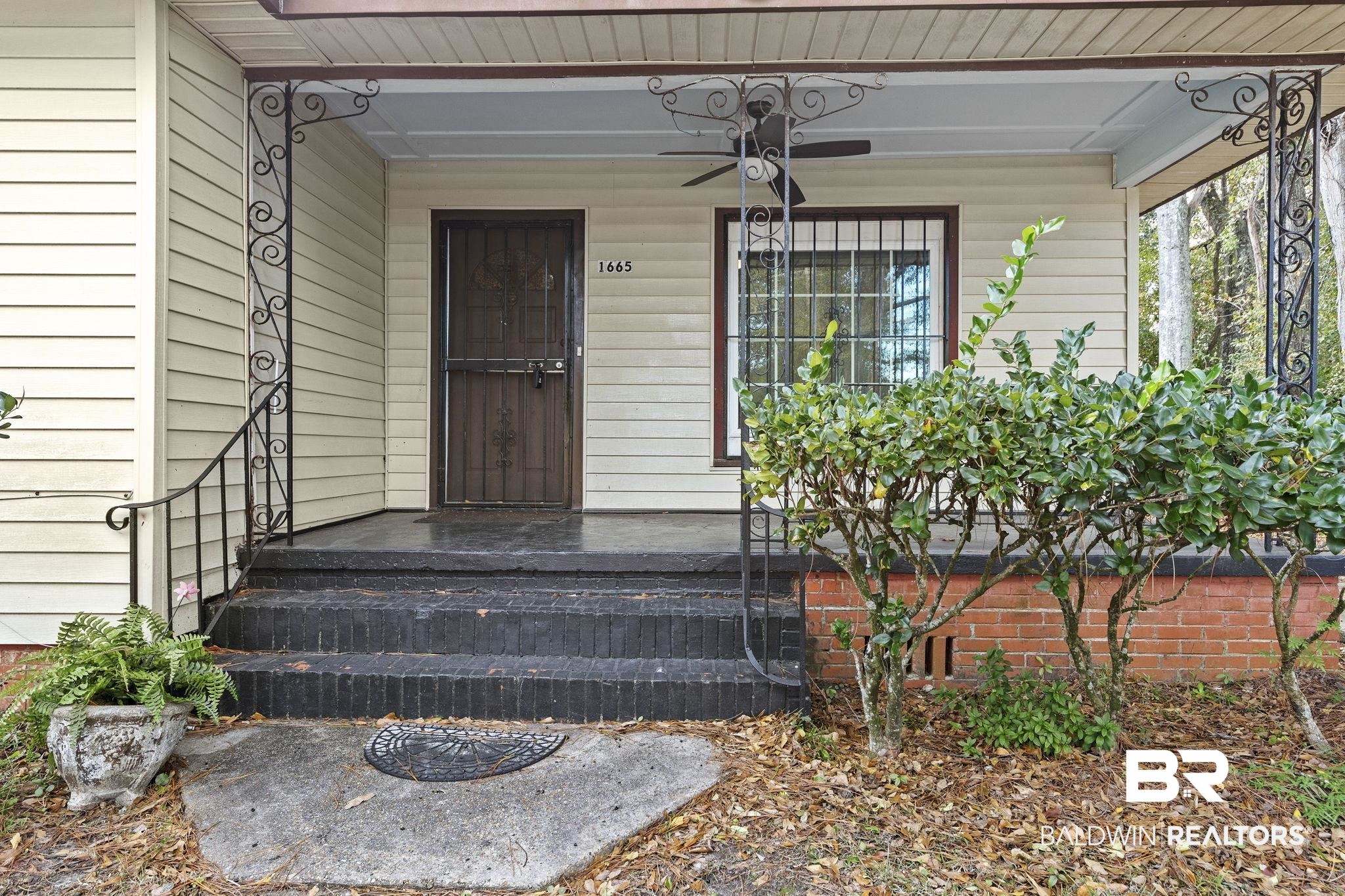 1665 Johnston Street Mobile, AL 36605 - Photo 4 of 17 View of entrance to property