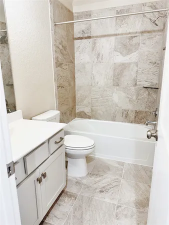 $2,300 | 967 Malibu Shr Lane, Katy, TX 77493