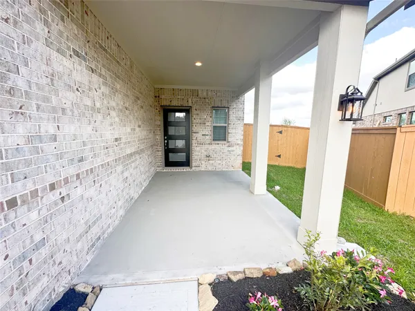 $2,300 | 967 Malibu Shr Lane, Katy, TX 77493