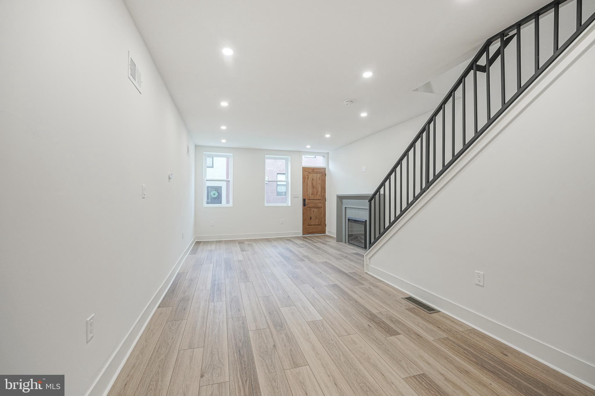 933 Dudley Street Philadelphia, PA 19148 - Photo 11 of 35