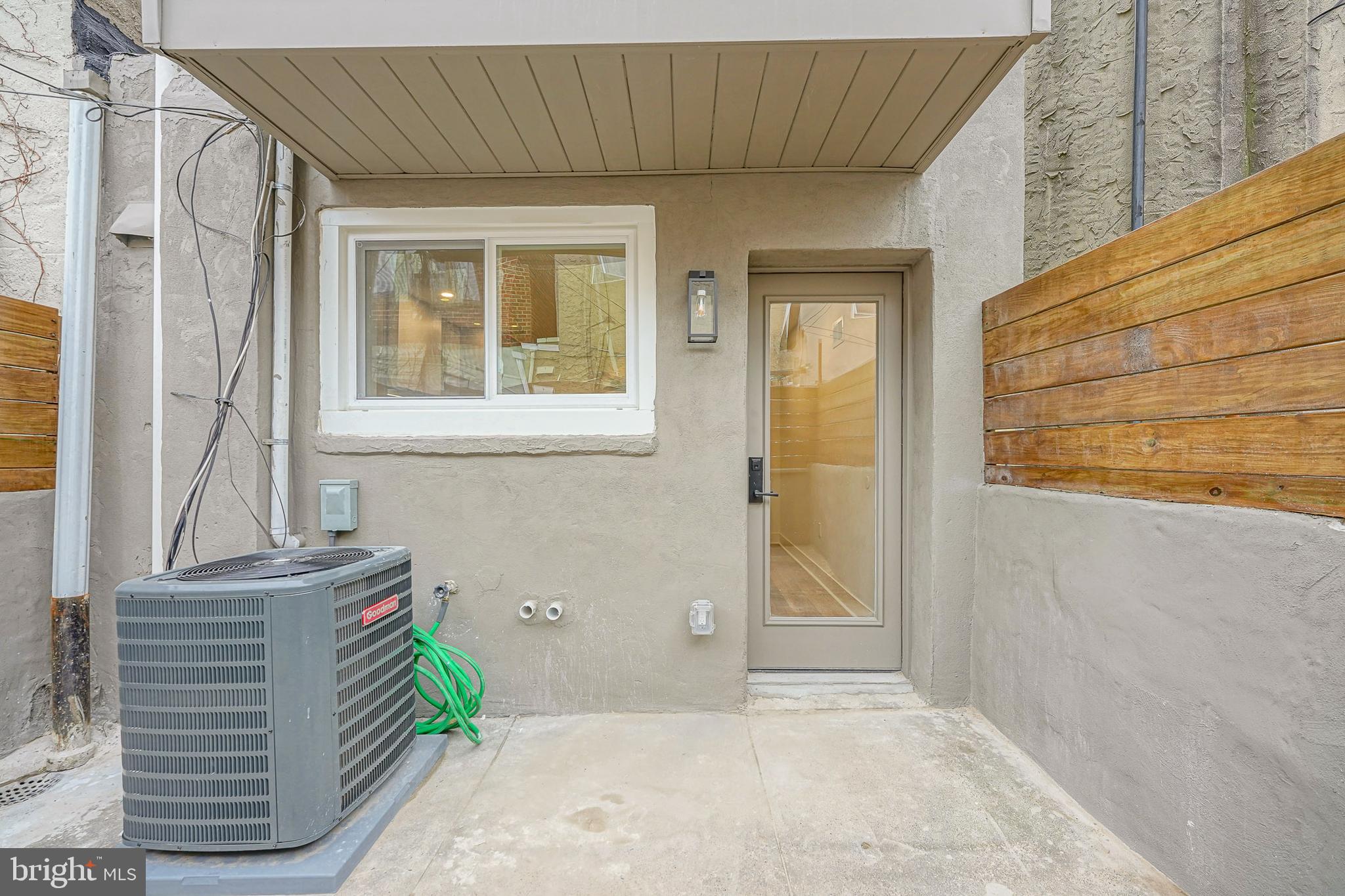 933 Dudley Street Philadelphia, PA 19148 - Photo 19 of 35