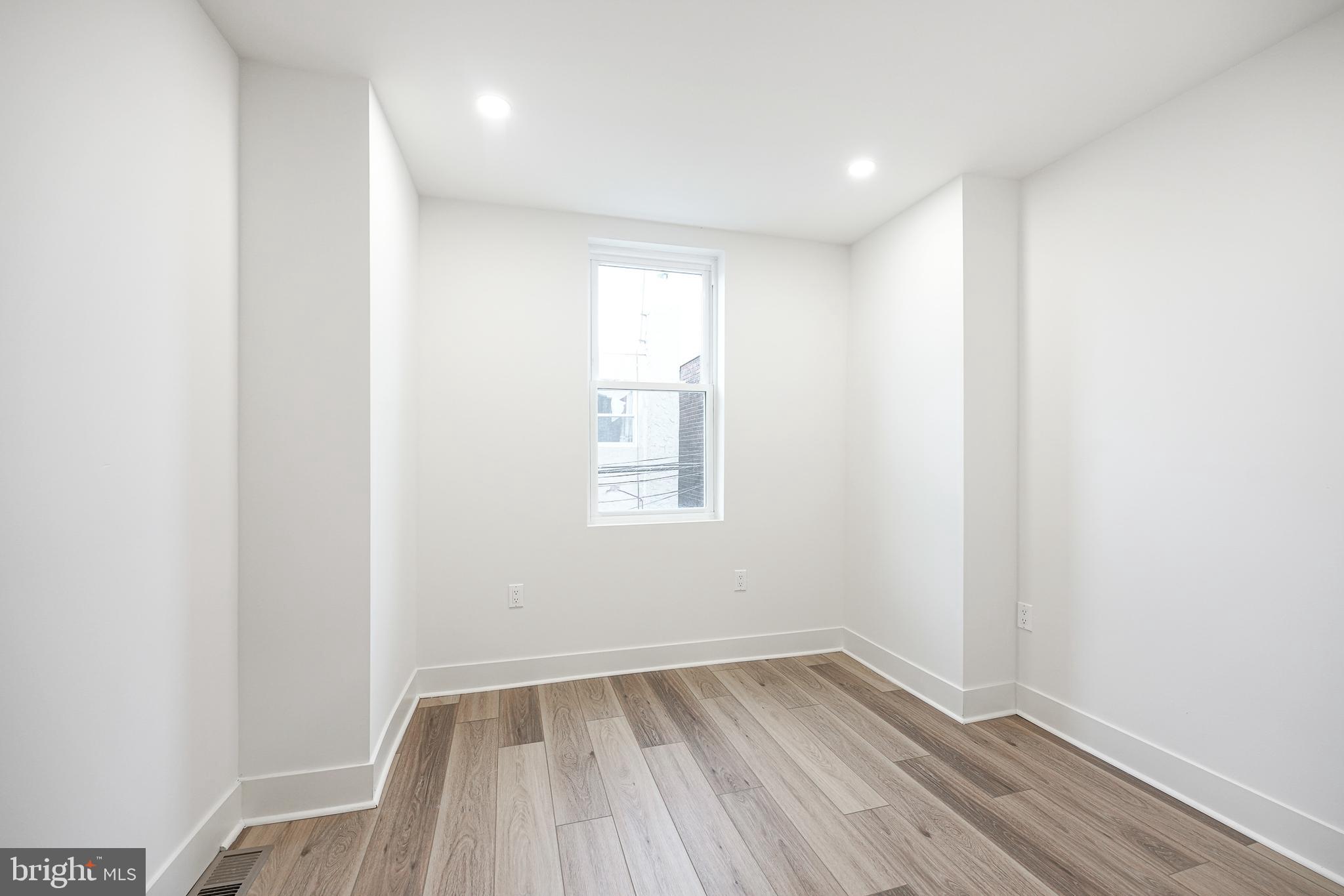 933 Dudley Street Philadelphia, PA 19148 - Photo 24 of 35