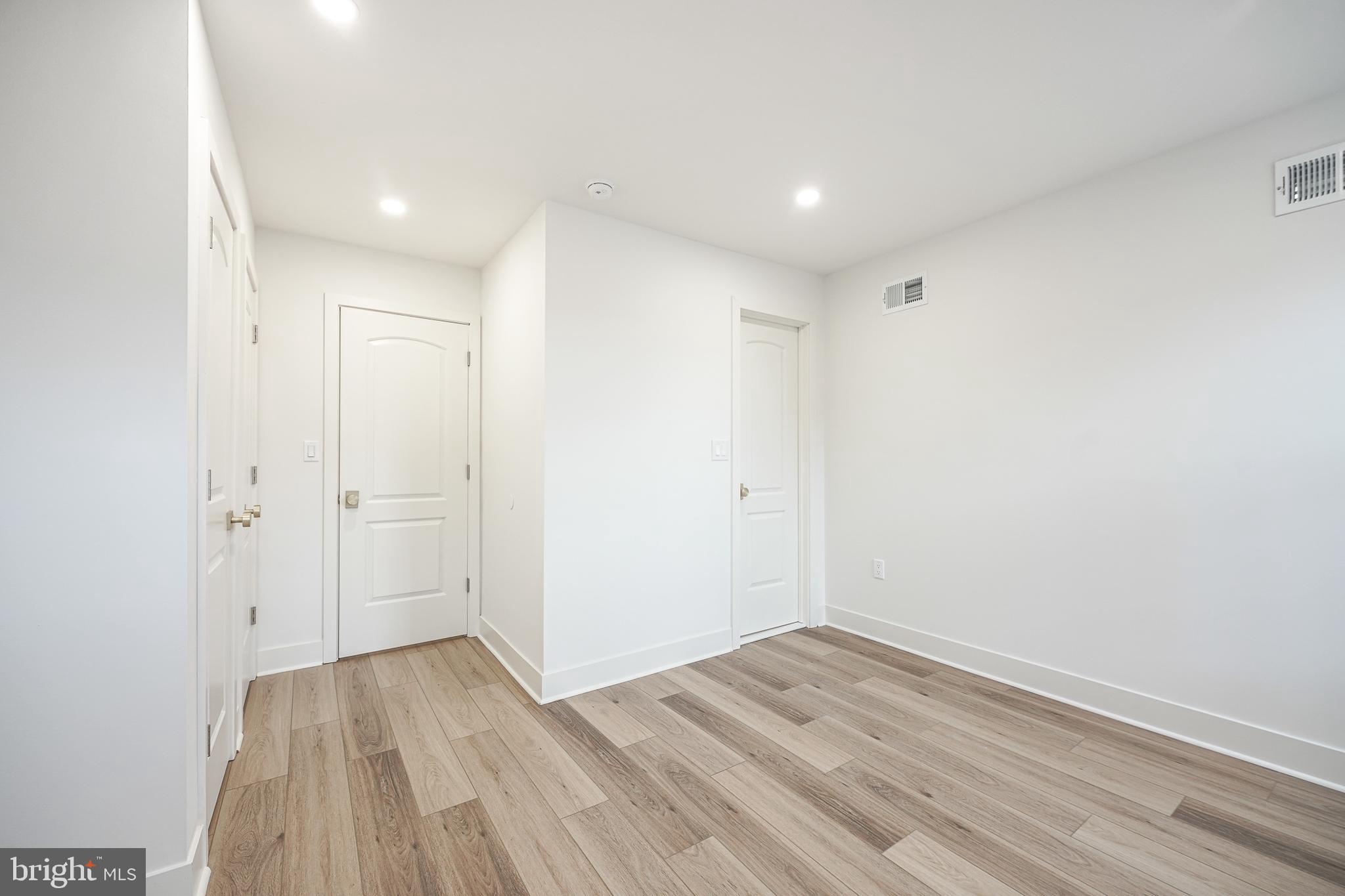 933 Dudley Street Philadelphia, PA 19148 - Photo 31 of 35