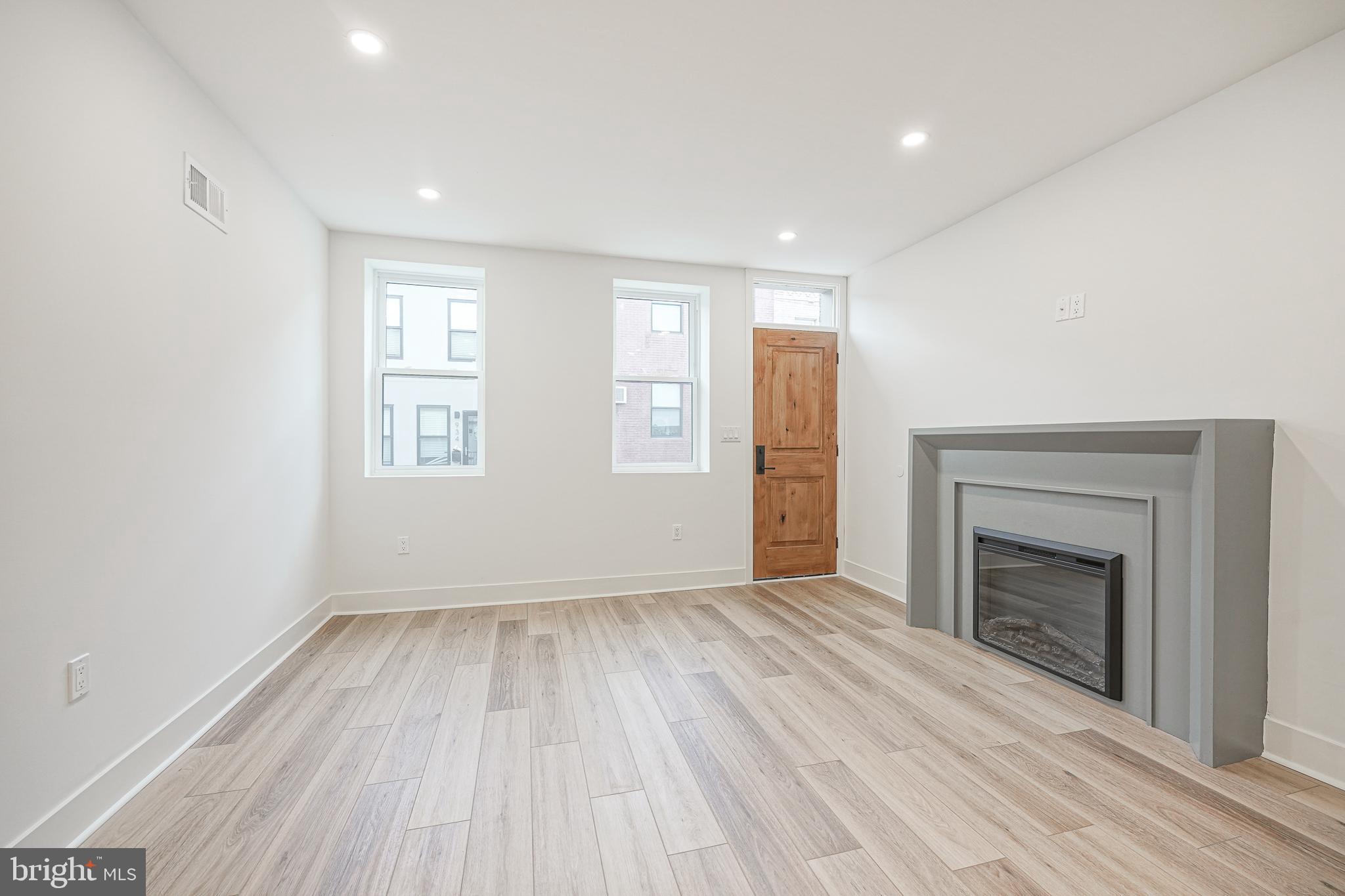 933 Dudley Street Philadelphia, PA 19148 - Photo 8 of 35