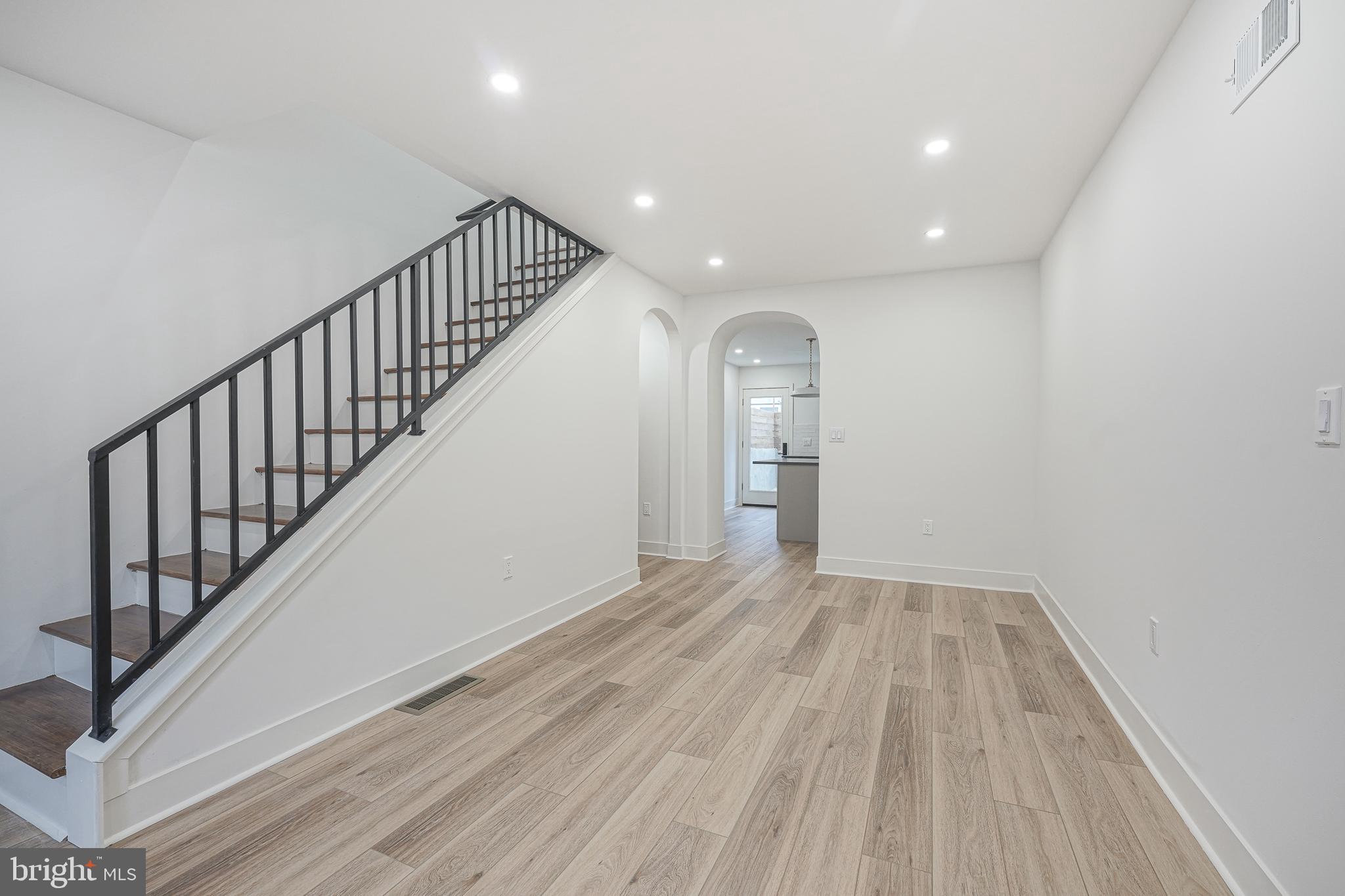 933 Dudley Street Philadelphia, PA 19148 - Photo 9 of 35