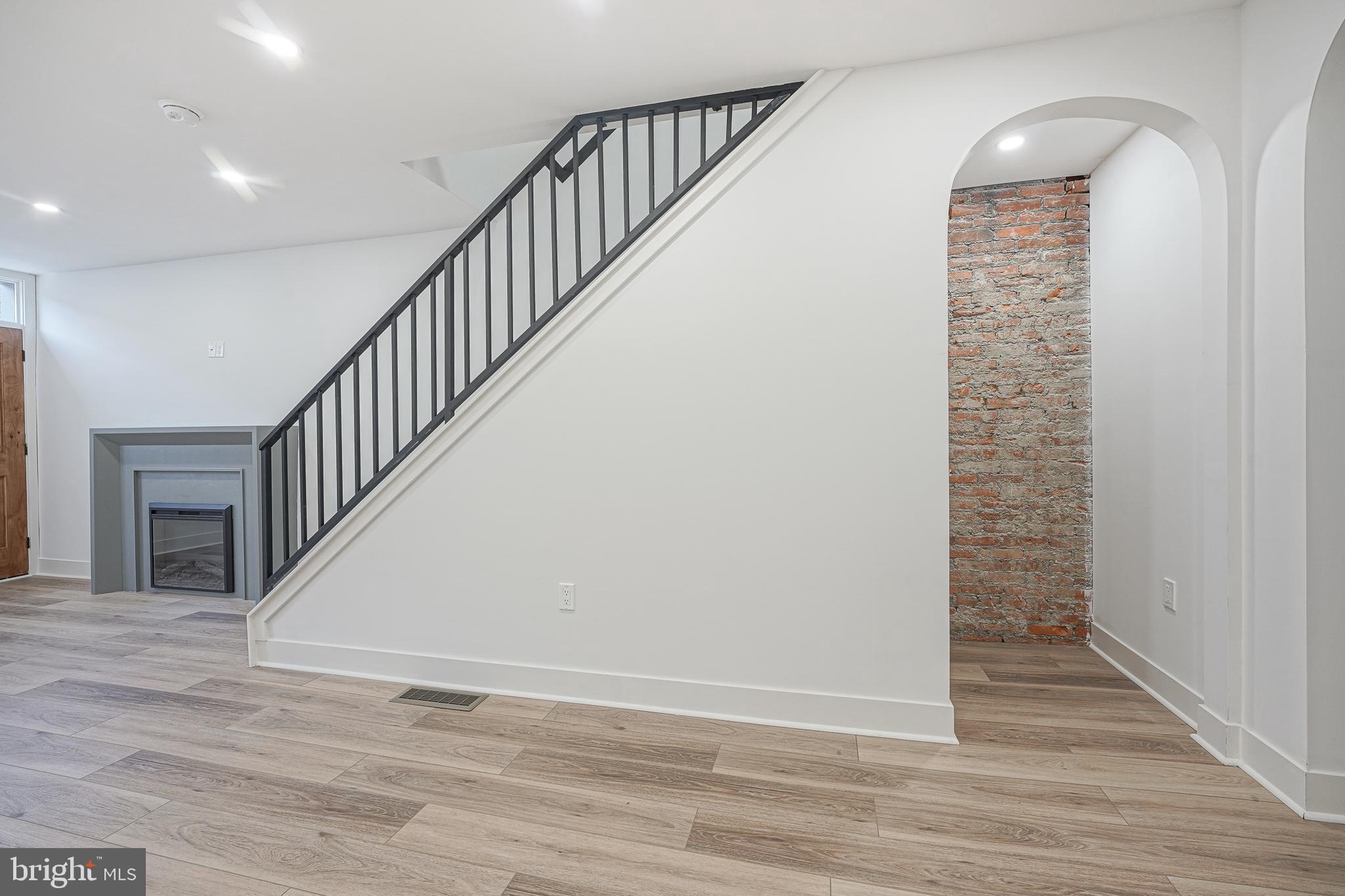 933 Dudley Street Philadelphia, PA 19148 - Photo 10 of 35