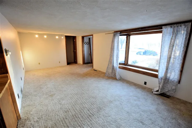 $165,000 | 602 Main Avenue North, Roseau, MN 56751