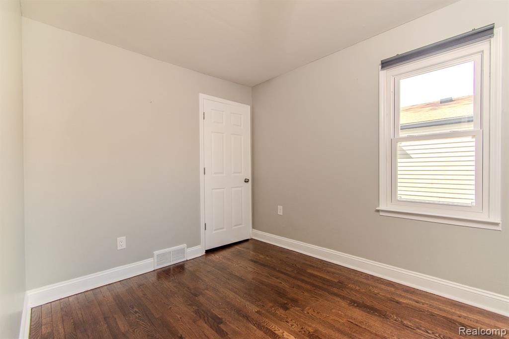 845 East 14 Mile Road Birmingham, MI 48009 - Photo 8 of 12
