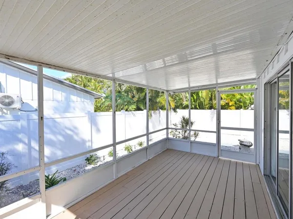 $1,325,000 | 216 Gladiolus Street, Anna Maria, FL 34216