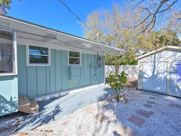 $1,325,000 | 216 Gladiolus Street, Anna Maria, FL 34216