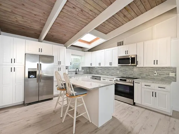 $1,325,000 | 216 Gladiolus Street, Anna Maria, FL 34216