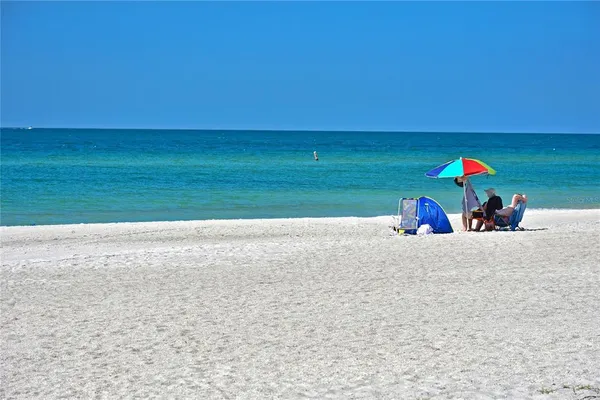 $1,325,000 | 216 Gladiolus Street, Anna Maria, FL 34216