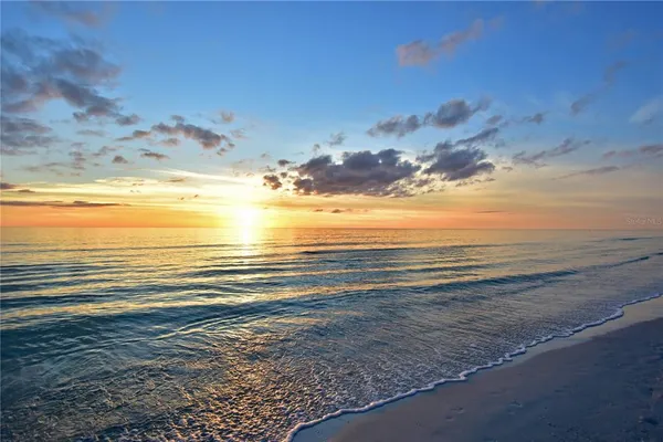 $1,325,000 | 216 Gladiolus Street, Anna Maria, FL 34216