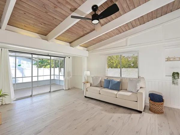 $1,325,000 | 216 Gladiolus Street, Anna Maria, FL 34216