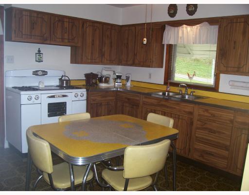 1412 High Road Jefferson Hills, PA 15025 - Photo 8 of 18 Kitchen.