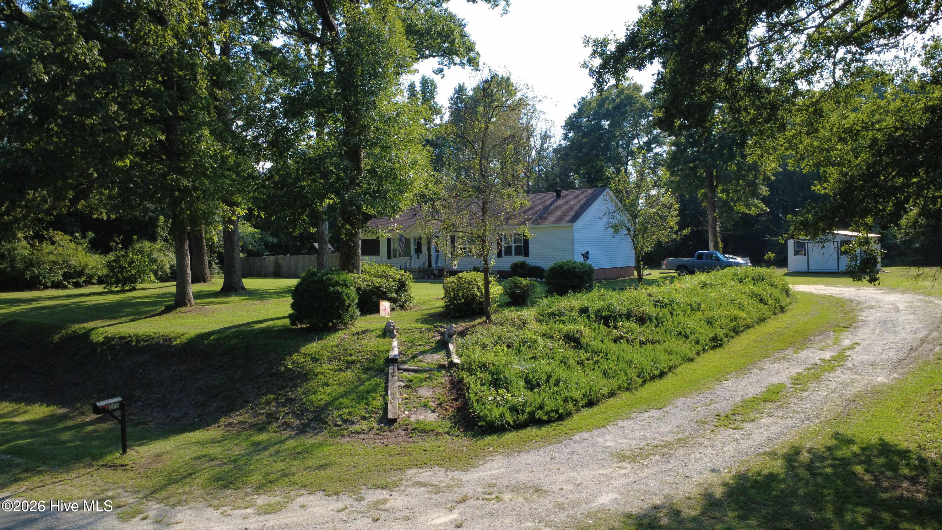225 Grady Road Clinton, NC 28328 - Photo 4 of 17 Gallery Image 4