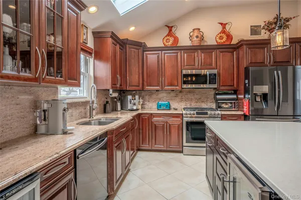 $1,200,000 | 69 Thomas Avenue, Bethpage, NY 11714