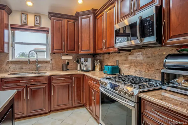 $1,200,000 | 69 Thomas Avenue, Bethpage, NY 11714