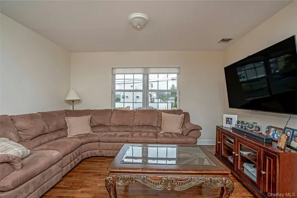 $1,200,000 | 69 Thomas Avenue, Bethpage, NY 11714