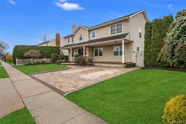 $1,200,000 | 69 Thomas Avenue, Bethpage, NY 11714